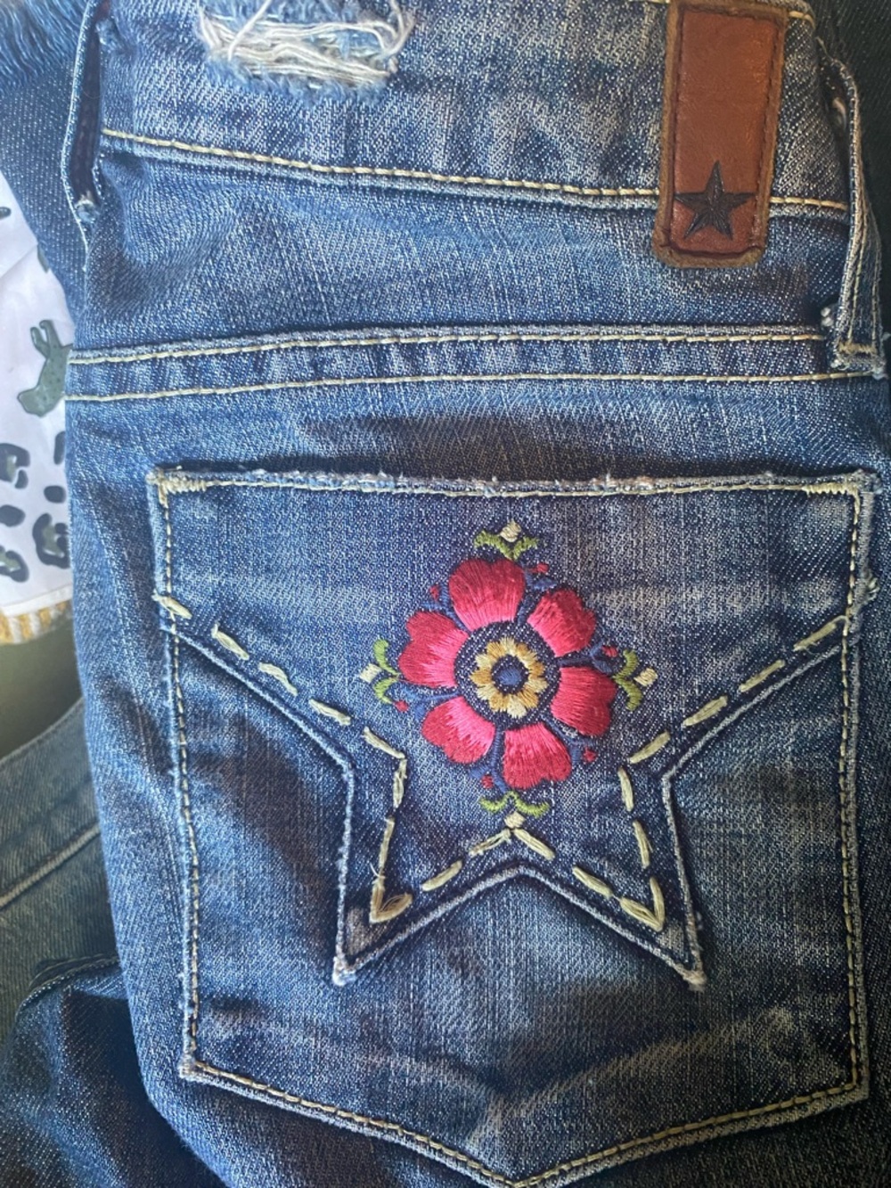 People's Liberation Y2K Starflap Floral Distressed Designer Flare Jeans Size 24 - Picture 7 of 14